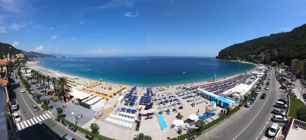 Hotel Monique Noli Exterior foto